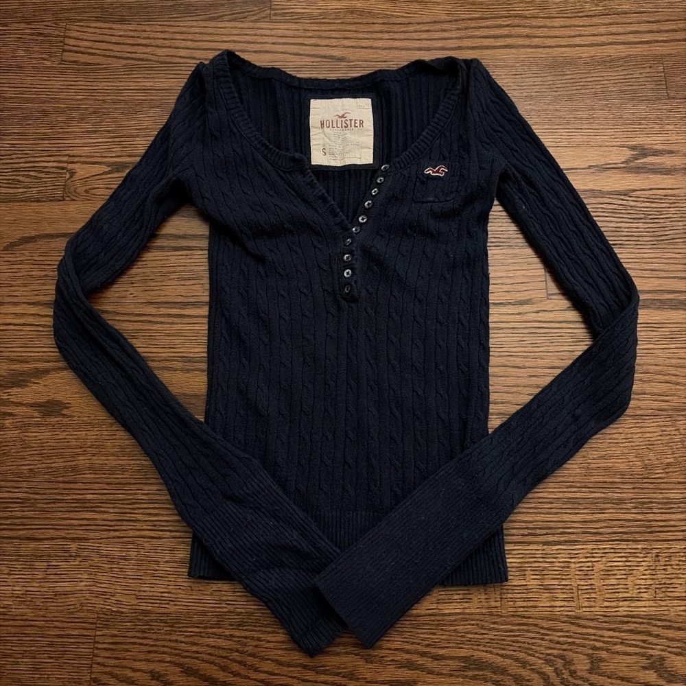 y2k vintage hollister navy cable-knit button henley top with pocket 2000s